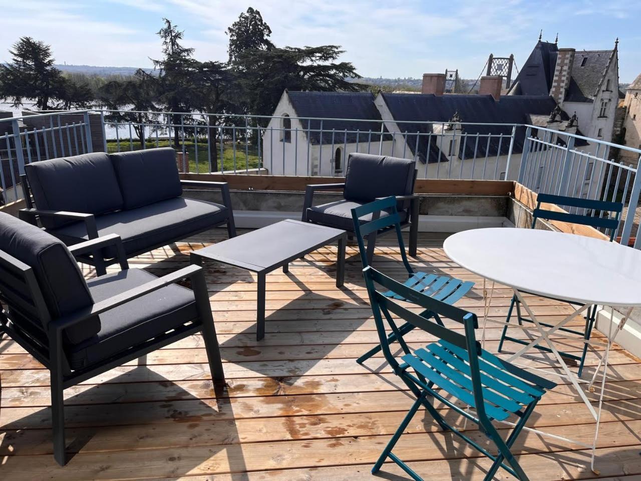 Grand Gite Terrasse Vue Loire Et Chateau D'Ancenis Exterior photo